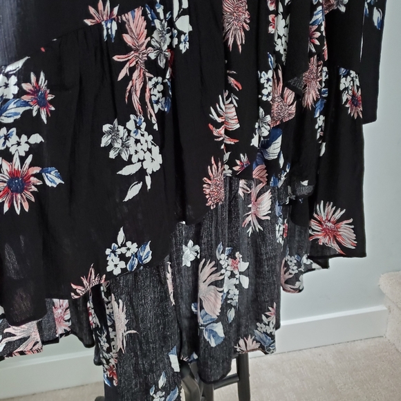 Ruffled wrap skirt - Picture 3 of 3